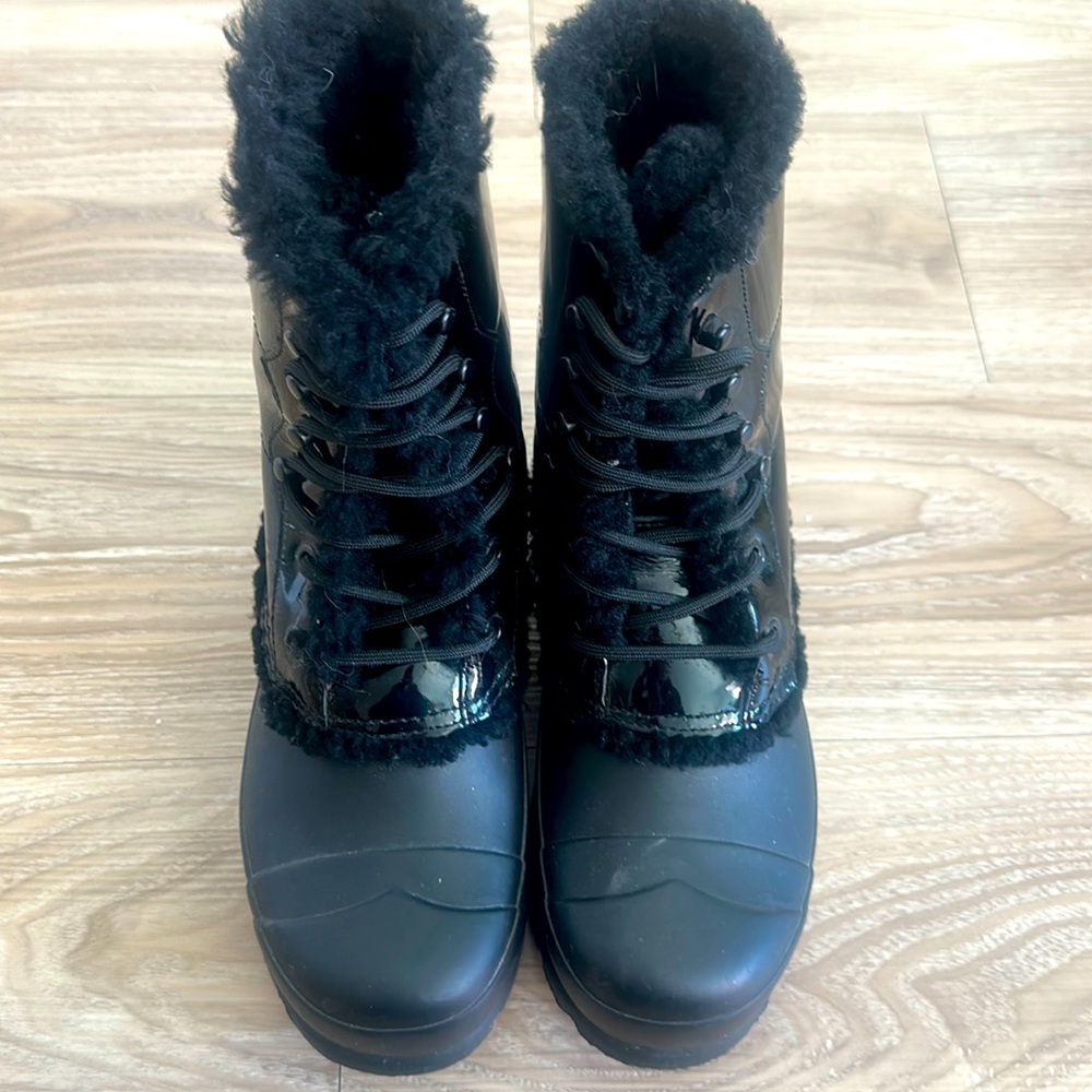 NEW* Insulated Snow Boots - Hunter Boots - size 5